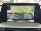 様々な情報を表示できるモニターは、運転中の快適性を高めます。車両情報を確認したり、エンターテイメントを楽しんだりできます。