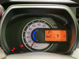 視認性の高いメーター類で、運転に必要な情報を的確に把握できます。車両の状態を常に把握し、安心運転をサポートします。
