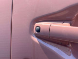 運転席ドアハンドル周辺の写真です。