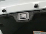 U-Carの販売だけでなく自動車保険、携帯電話の販売も行っております。
