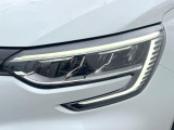●LEDヘッドライト:夜間走行時も良好な視界を確保し安心して運転できる高輝度LEDヘッドライトを装備!点灯速度が早く、消費電力も抑えられています。