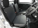 乗り降りも、運転もしやすいドライバーズ空間です