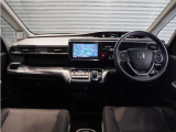 ◆インテリアパネル◆視界広々で非常に運転しやすくロングドライブでも疲れを感じさせないすっきりとまとまったインパネ周りです。