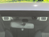 【アイサイトVer3】前方の車両等を検知し、衝突しそうな時は警報で注意を促し、ブレーキを踏む力をサポート。ブレーキを踏めなかった場合は衝突被害軽減ブレーキが作動、衝突回避をサポートします。