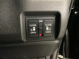 【電動スライドドア】隣の車との距離が近い駐車場でも、ぶつける心配をせずスムーズに開閉。限られたスペースを賢く使う、暮らしに寄り添った設計が魅力です。