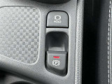 ★電動パーキングブレーキ★スイッチで作動・解除。「P」シフトで自動作動、「P」シフト以外にシフトで解除されるオート機能!