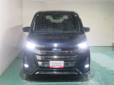 明度の高いLEDヘッドライトで、夜間の運転も安心です。