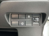 いつでも安心して運転できるようドライバーをサポートしてくれるうれしい機能充実です。