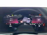 低走行車両入庫!レイアウトはステアリングスイッチで切り替えでき運転に集中しながら必要な情報を瞬時に得ることが可能です。
