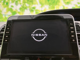 センターに配置された大型ディスプレイが、快適なドライブをサポート。直感的な操作で、様々な情報を手軽に確認できるのが嬉しいポイントです。