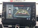 パノラミックビューモニター付きです。車両を上から見たような映像をディスプレイオーディオ画面に表示。運転席からの目視だけでは見にくい、車両周辺の状況をリアルタイムでしっかり確認できます。