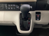 停車中にブレーキペダルを踏み続けなくてもブレーキ保持ができるオートマチックブレーキホールド機能もついております。