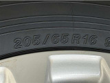 タイヤサイズは【205/65R16】