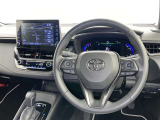 運転席まわりです。 各操作スイッチは使いやすい位置に配置されてます。