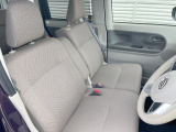 運転席まわりには十分なスペースがあり、大柄な方でもゆったり運転していただける環境です。