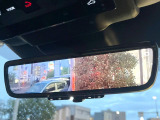 【デジタルインナーミラー】後席の大きな荷物や同乗者で後方が確認しづらい時でも安心!カメラが撮影した車両後方の映像をルームミラー内に表示。クリアな視界で状況の確認が可能です!