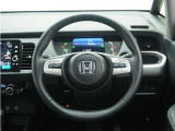 ◆ハンドル全体◆各種スイッチがハンドルから手を放さず操作できるので運転中でも楽に操作できます。