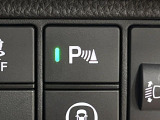 【クリアランスソナー】バンパーに付いたセンサーが障害物を検知!一定の距離に近づくとアラートで教えてくれます♪狭い駐車スペースや車庫入れ時も安心ですね☆