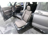 日頃から車いすを利用し、クルマのシートへの乗り移りが難しい方におすすめです。
