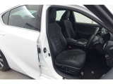 レクサスオーナーズデスク。2年間無料でお使いいただけます。ナビの目的地設定から駐車場案内など、専任コミュニケーターが24時間365日サポートいたします。