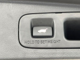 【パワーバックドア】スマートキーや運転席のボタンを押すだけでリアゲートが自動で開閉します!荷物を持っている時や、高い位置にあるバックドアを閉める際に便利な機能です♪