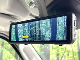 【デジタルインナーミラー】後席の大きな荷物や同乗者で後方が確認しづらい時でも安心!カメラが撮影した車両後方の映像をルームミラー内に表示。クリアな視界で状況の確認が可能です!