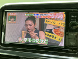 停車中にTVの視聴が可能です。休憩時間などに、ニュースや番組を楽しめます。後部座席の方にもおすすめです。
