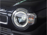 【ヘッドライト】省電力で長寿命の明るく運転しやすいLEDヘッドランプです。明るく照らすので暗い夜道からお客様を守ってくれます。お近くのスズキ自販島根までお越しください。