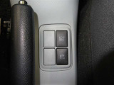 モーター走行のEVモード。エアコン系も制御し、更に燃費を改善するECOモード切り替えもついてます。