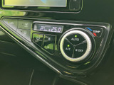 操作しやすいウインカーレバーで、安全な車線変更をサポート。直感的に操作できるので、運転に集中できます。確かな操作感も魅力です。