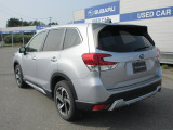 SUBARUは安心安全をご提供するため視界の良さにこだわった車作り。後方視界も良好です。