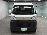 納車前に自社整備工場で点検整備を実施。納車から1年間の全国トヨタロングラン保証付きですので、ご安心してお乗りいただけます!