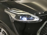 LEDヘッドライトです。デザイン性がよくとても明るいので、夜間の走行や悪天候でも安心です。しかも長寿命!