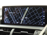 メーカー装着の10.3インチナビを装備しております。
