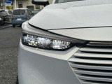 LEDヘッドライトは、点灯の瞬間から最大光量を発揮し、突然暗くなるトンネルなどでの安定感を高めます。