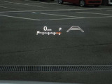 カラーヘッドアップディスプレイ付き。少ない視線移動で情報を確認できるので、運転の疲労軽減に繋がりますよ♪