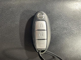 【スマートキー(エンジンスタートストップスイッチ)スマートキー(電子キー)を待っていれば、スイッチを押すだけでエンジンをかけることができます!