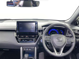 運転席まわりです。 各操作スイッチは使いやすい位置に配置されてます。