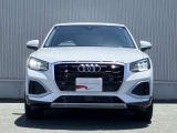 日本人デザイナーの発案によって2005年から採用されている、「シングルフレームグリル」。ひと目でAudiとわかる象徴的なデザインはAudiのブランドイメージを確立しています。