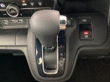 発進時から滑らかに加速する無段階変速のCVTはストップ&ゴーの多い街の中も快適です