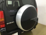 スペアタイヤカバーを装備しています