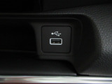 便利な充電用USBジャックも付いています☆周辺機器の充電にご利用頂けます☆