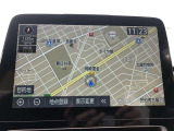 トヨタ純正メモリーナビ装着車。 大型画面で見やすく使いやすいですよ。 トヨタ純正ならではの、シンプル・カンタン操作です。