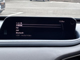お気に入りの音楽やラジオを快適に。多様なソースに対応し、長距離ドライブも飽きさせません。Bluetooth接続でスマートフォンとの連携も可能です。