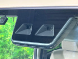 【スマートアシスト】走行中に前方の車両等を認識し、衝突しそうな時は警報とブレーキで衝突回避と被害軽減をアシスト。より安全にドライブをお楽しみいただけます。