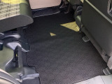 この度は、当店のお車をご覧いただきまして誠にありがとうございます。当店では全国販売・納車も行っております。県によって陸送費用は異なりますのでお気軽にお問い合わせください。