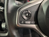 ステアリングにオーディオ操作スイッチが付いています。オーディオ画面に直接タッチしなくても操作が出来ますので、運転に集中できます。