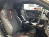 運転席シート廻りは使用感も少なく、良好な状態となっています。丁寧に使われていたことがよくわかりますね。