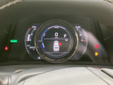 視認性の高いメーター類は、運転に必要な情報をドライバーへ的確に伝えます。洗練されたデザインも魅力です。