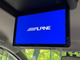 【フリップダウンモニター】大画面モニターで後席でもエンタメをお楽しみいただけます。小さなお子様にも大人気の装備です♪